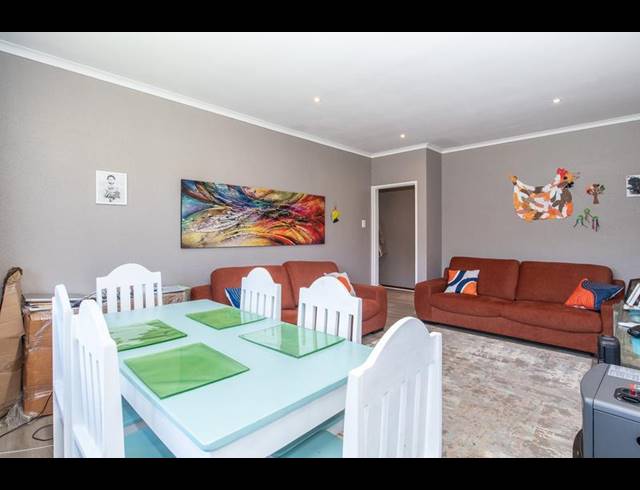 2 BEDROOM APARTMENT FOR SALE IN BERGVLIET